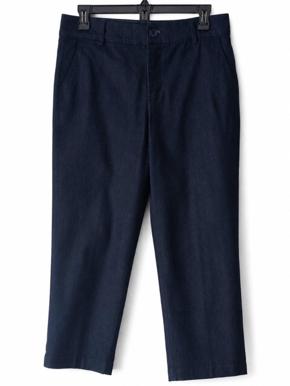 Size 4 capris CHRISTOPHER BANKS denim capris, pockets & zipper/button close.